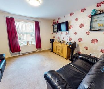 1 bedroom in a house share to rent - Photo 2