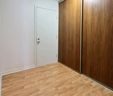 4 1/2 GRAND, lumineux, rénové (LORETTEVILLE) - Photo 2