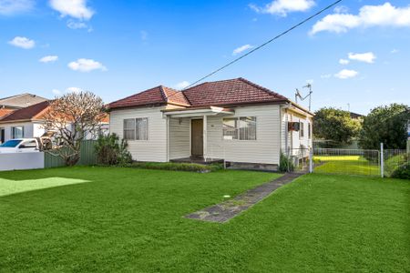 East Side Location of Windang - 3 Bedroom Home - Photo 5