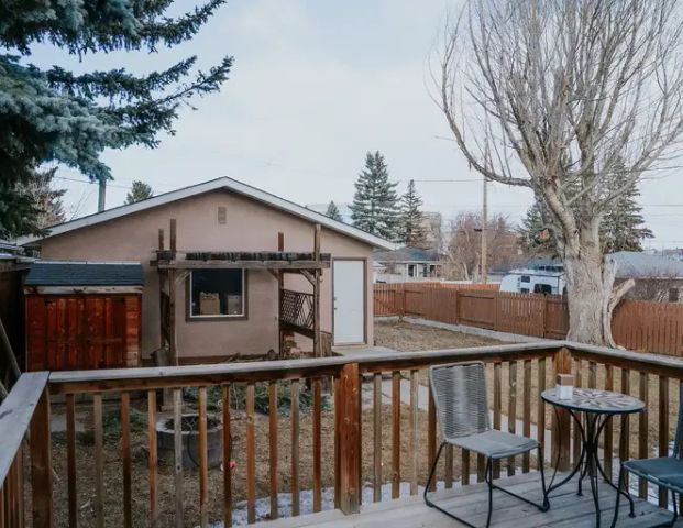 Newly Renovated 2-Bedroom Upper Suite | Southwood | 10660 Shillington Crescent Southwest, Calgary - Photo 1