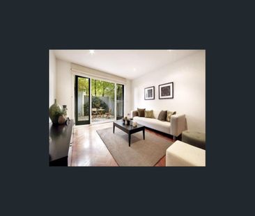 Stylish Three-Bedroom Townhouse in Prime South Yarra Location - Photo 2
