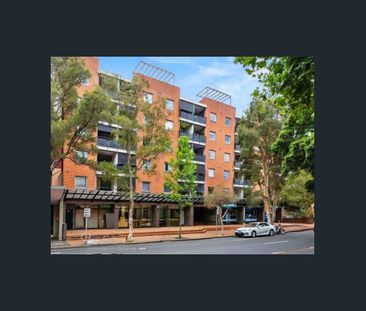 Prime Location! - Photo 1