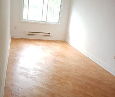 4 1/2 à Louer St-Laurent près du REM Bois-Franc - Photo 3