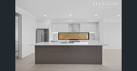 Luxury Family Home I Convenient Location - Photo 5