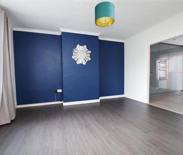 3 bedroom end of terrace house to rent - Photo 1