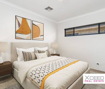 Contemporary Family Living - Photo 4