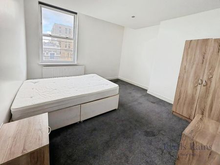 3 bedroom apartment to rent - Photo 2