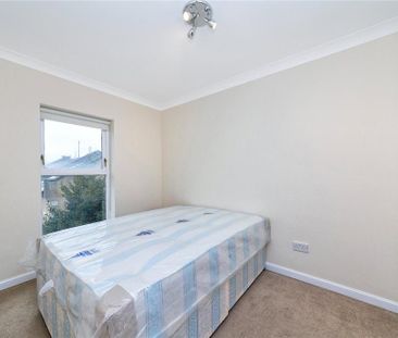 3 bedroom end of terrace house to rent - Photo 5