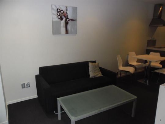 Modern Two Bedroom Apartment - Photo 1