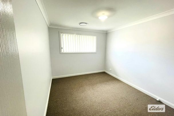 Near New Luxury house with 4 Bedrooms plus STUDY - Photo 1