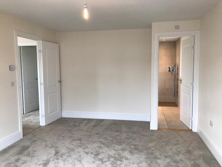 4 bedroom detached house to rent - Photo 3