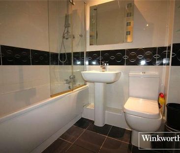 Robeson Way, Borehamwood, WD6 - Photo 4