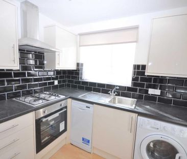 3 bedroom terraced house to rent - Photo 6