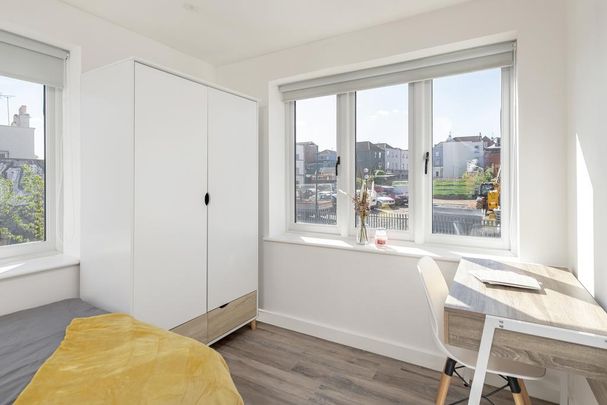 1 bedroom in a flat share to rent - Photo 1
