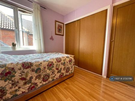 3 bedroom terraced house to rent - Photo 5