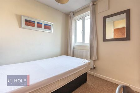 4 bedroom terraced house to rent - Photo 5