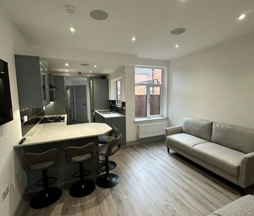 68 Oxford Street - Brand New 6 BedLoughborough - Photo 2