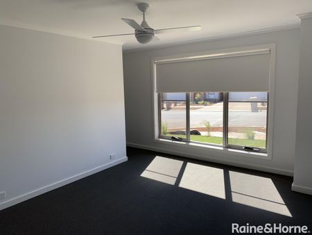 Family Friendly Home in Excellent Location - Photo 3