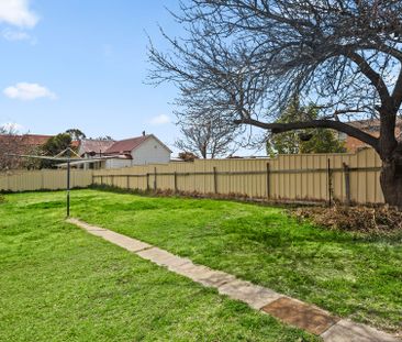 Charming home on Uriarra Road - Photo 1