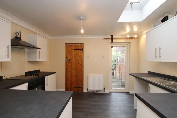 2 bedroom Terraced House to let - Photo 1