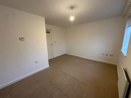 3 bedroom semi-detached house to rent - Photo 2