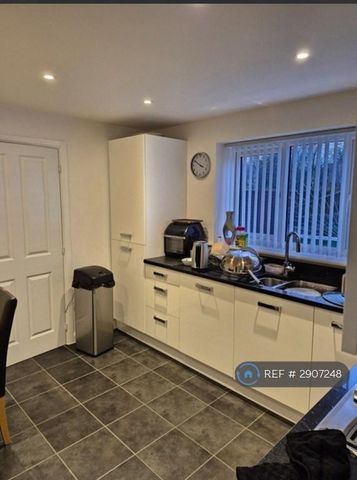 1 bedroom in a house share to rent - Photo 5