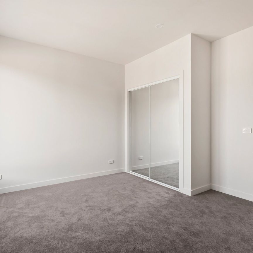 Thinking of selling? Contact our agent - Photo 1