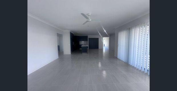 Four bedroom New Home - Nikenbah - Photo 1