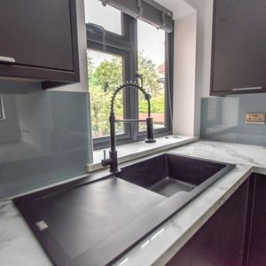 Banstead Road, Purley, CR8 - Photo 2