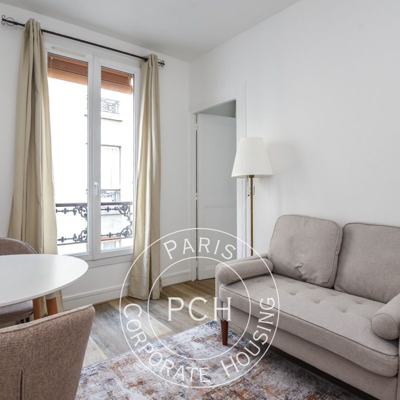 Rue de Charenton, - Photo 1