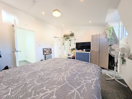 4 Bed Terraced House, Fountain Road, SW17 - Photo 4