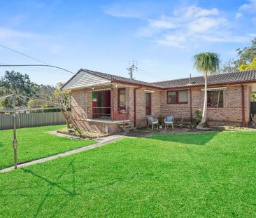 “Cute, Renovated 3 Bedroom Home” - Photo 3