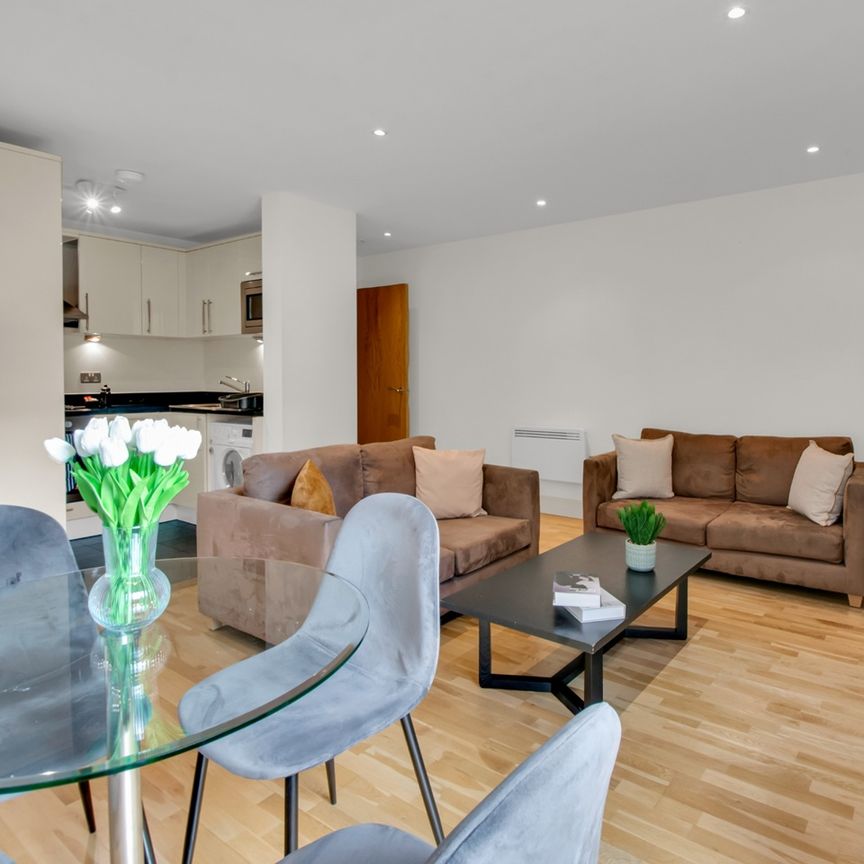 1 Bed Flat, Great Suffolk Street, SE1 - Photo 1