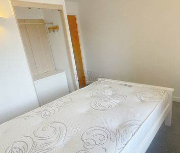 2 Bedroom Apartment - Photo 2