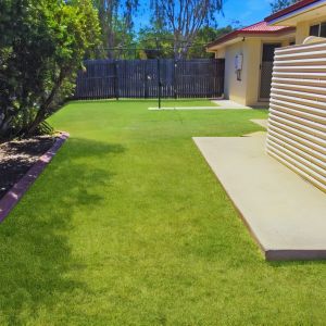 Beautiful Family Home in the Heart of Kensington Estate - Photo 2