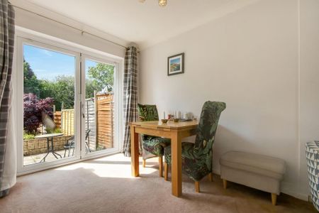 3 bedroom semi-detached house to rent - Photo 3