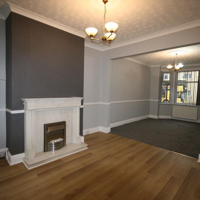 4 bedroom terraced house to rent - Photo 1