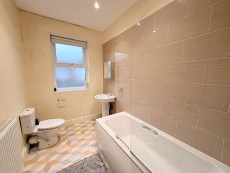 3 bedroom terraced house to rent - Photo 4