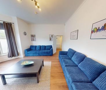 8 bedroom semi-detached house to rent - Photo 2