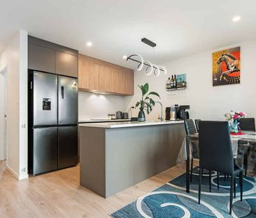 Modern, Stylish 3-Bedroom Townhouse for Rent in He - Photo 1