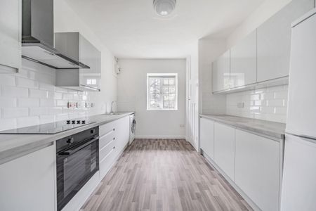 Church Street, Walton-on-thames, KT12 - Photo 2