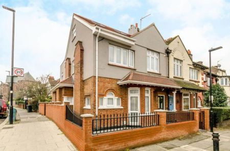 3 bedroom flat to rent - Photo 2