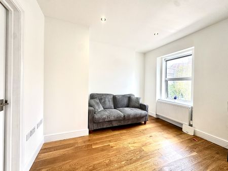 Kentish Town Road, Camden Town, NW1 - Photo 3