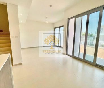 MODERN LIFESTYLE | LUXURIOUS | SINGLE ROW - Photo 4