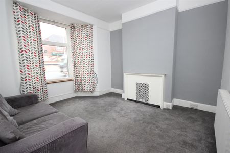 2 bed Terraced House for let - Photo 2