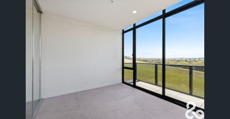 Apartment living, stone's throw from Highpoint! - Photo 3