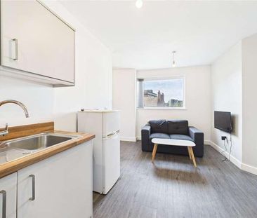 Wellington Road South, Stockport, SK4 - Photo 1