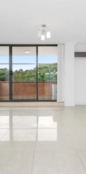 Stylish CBD Living with Space, Comfort & Convenience at Your Doorstep - Photo 1