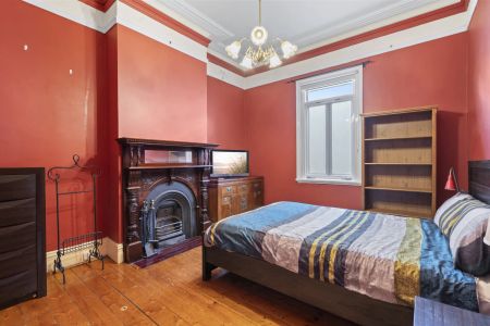 Fully Furnished Three-Bedroom Home in Prime Richmond Location! - Photo 4