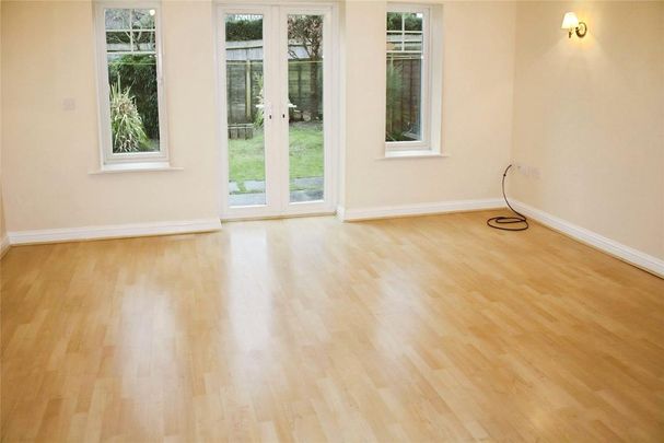 3 bedroom end of terrace house to rent - Photo 1